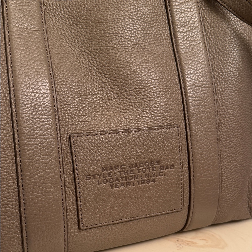 Marc Jacobs Tote - Picture 8 of 10